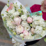Букет из пионов и эустомы фото 2