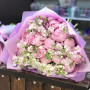Букет из пионов и матиоллы фото 3