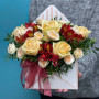 Композиция из кустовых роз в коробке фото 2